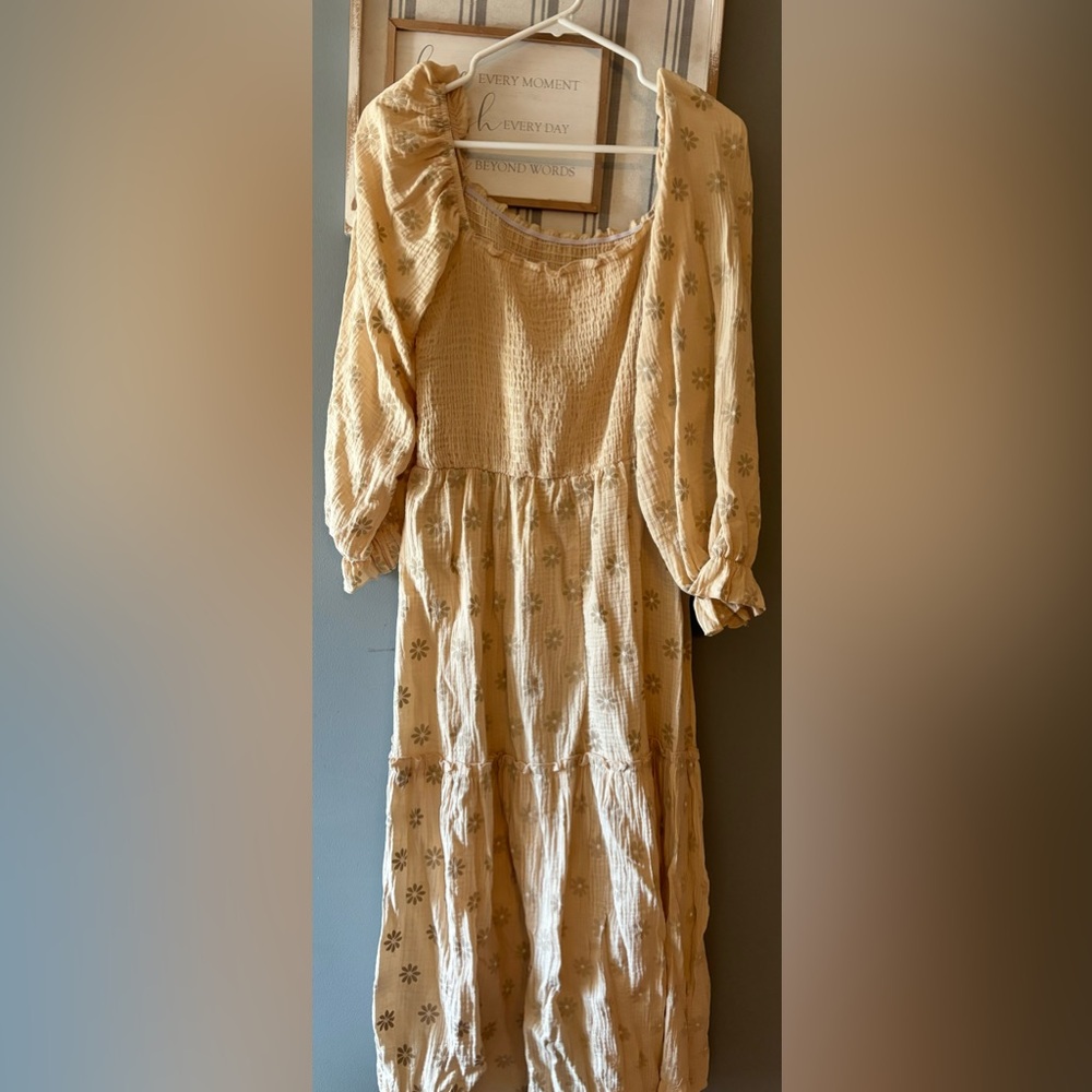 Mommy knows dress size L
